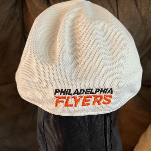 Philadelphia Flyers hat. NWT Bought at the stadium! - Picture 2 of 5